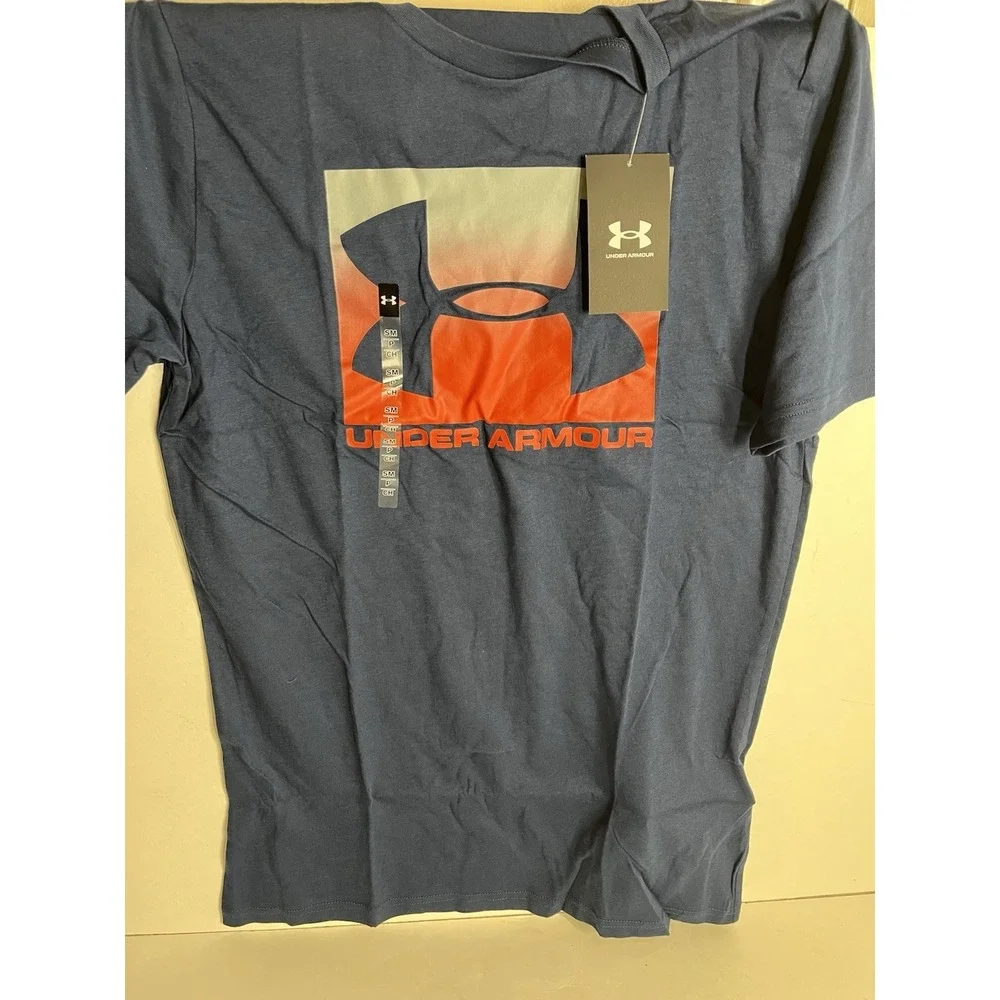 Under Armour men's size small T-shirt‎